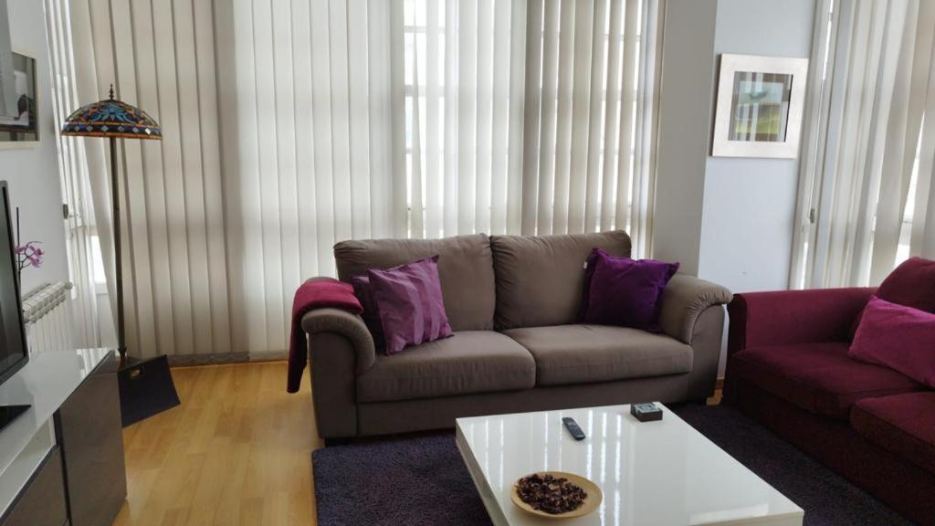 آكورونيا Purple&Brown Home Coruna المظهر الخارجي الصورة
