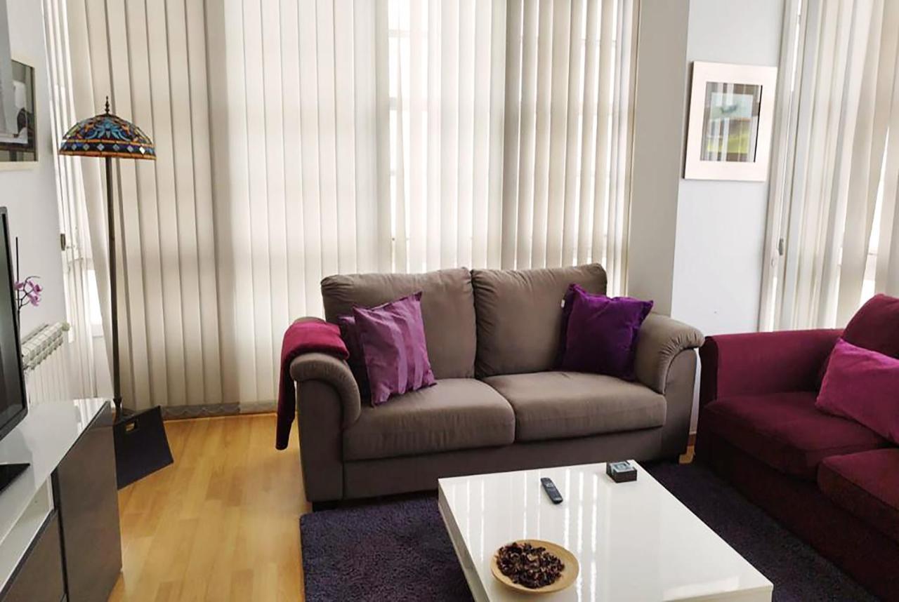 آكورونيا Purple&Brown Home Coruna المظهر الخارجي الصورة